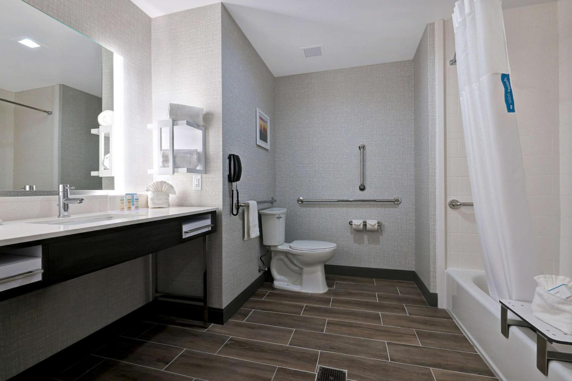 Hampton & East Beltway 8, Tx 3* Cloverleaf